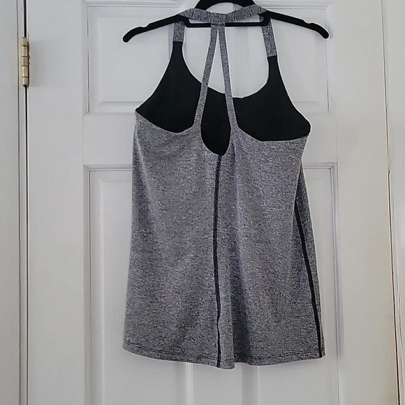 GAP Fit Workout Tank - Picture 2 of 4